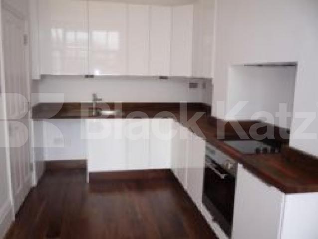 			NEWLY AVAILABLE, VIEWING ESSENTIAL, 2 Bedroom, 1 bath, 1 reception Flat			 Donovan Avenue, MUSWELL HILL N10